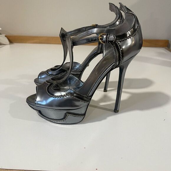 Sergio Rossi Silver/Gray Metallic Heels - Picture 4 of 11